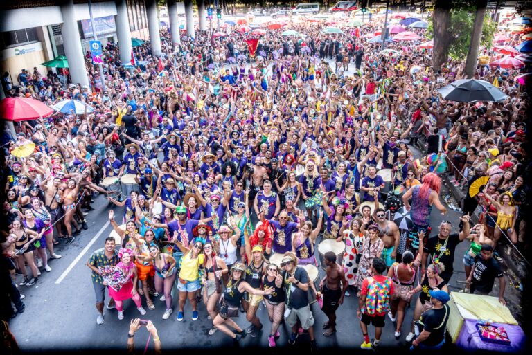 Carnaval 2024: Bloco Quizomba Une Forças no Levante 'Mulheres Vivas' Contra o Feminicídio