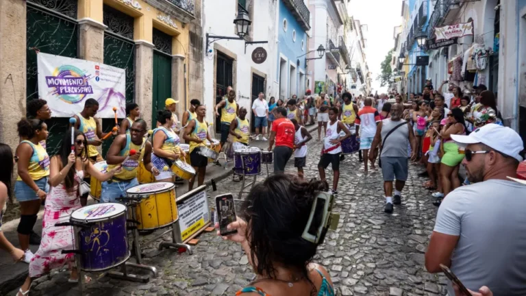 Carnaval 2026: Movimentação Financeira de R$ 18,6 Bilhões Impulsiona Setor Turístico Carnaval 2026: Movimentação Financeira de R$ 18,6 Bilhões Impulsiona Setor Turístico