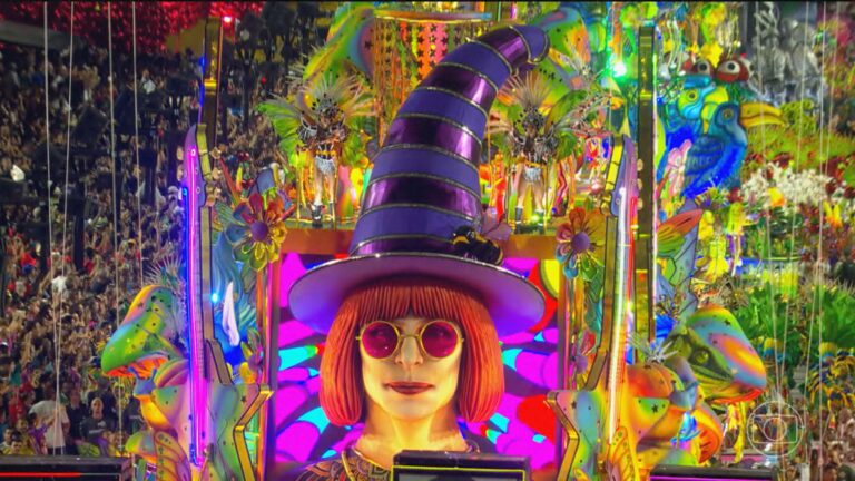 Desfile do Grupo Especial do Rio: Mocidade, Beija-Flor, Viradouro e Unidos da Tijuca Brilham na Sapucaí Desfile do Grupo Especial do Rio: Mocidade, Beija-Flor, Viradouro e Unidos da Tijuca Brilham na Sapu