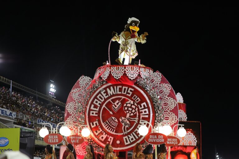 Desfiles do Carnaval do Rio 2026: ordem e enredos das escolas nesta terça-feira