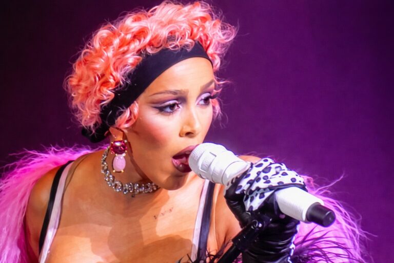 Doja Cat Hipnotiza Público em Show Marcante em São Paulo