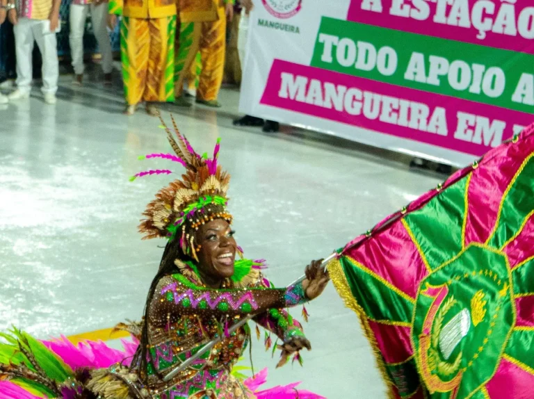 Entre Celebração e Protestos: O Desfile das Campeãs do Carnaval no Rio de Janeiro
