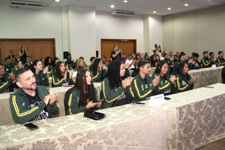Estudantes do Piauí Iniciam Imersão Acadêmica no Rio de Janeiro a Partir de Segunda-Feira (23) Estudantes do Piauí Iniciam Imersão Acadêmica no Rio de Janeiro a Partir de Segunda-Feira (23)