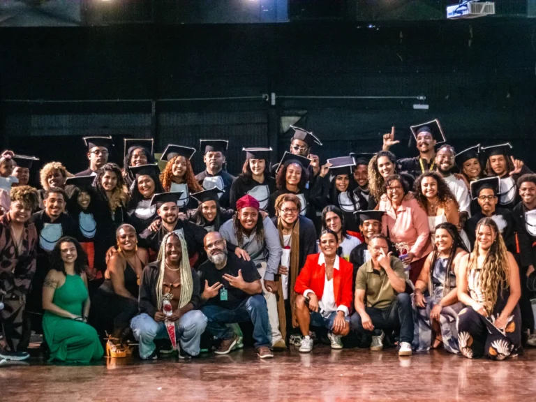 Exposição 'Coexistir Coabitar' no Rio Retrata Arte e Justiça Social