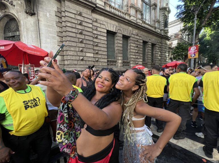 Fãs de Ivete Sangalo aguardam ansiosos pelo show no Circuito Preta Gil