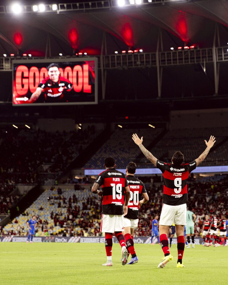 Flamengo Goleia Sampaio Corrêa e Evita Rebaixamento no Carioca