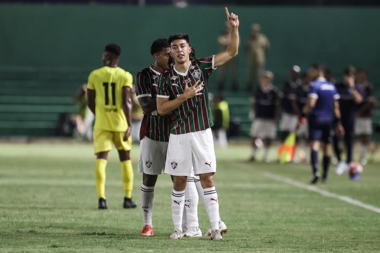 Fluminense Anuncia Empréstimo de Lezcano ao Olimpia com Opção de Compra Fluminense Anuncia Empréstimo de Lezcano ao Olimpia com Opção de Compra