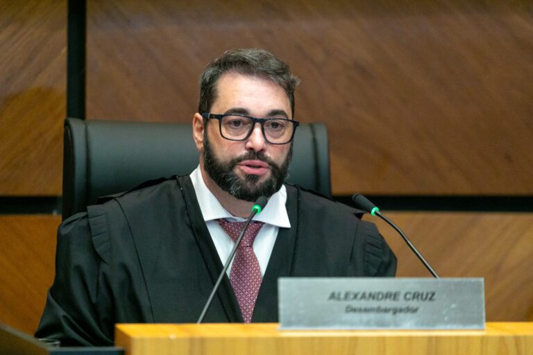 Folga no Carnaval: Direito e Cultura em Debate no Brasil