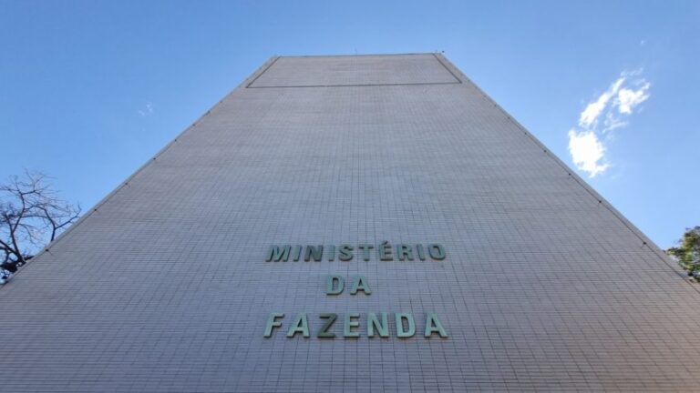 Limites Fiscais Desrespeitados: Rio de Janeiro, Rio Grande do Norte e Roraima em Alerta