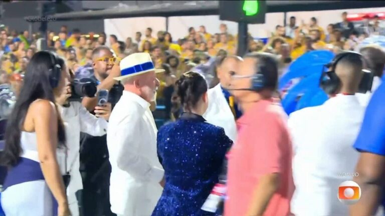 Lula Celebra Carnaval com Escolas de Samba, Mas Enfrenta Críticas da Oposição Lula Celebra Carnaval com Escolas de Samba, Mas Enfrenta Críticas da Oposição
