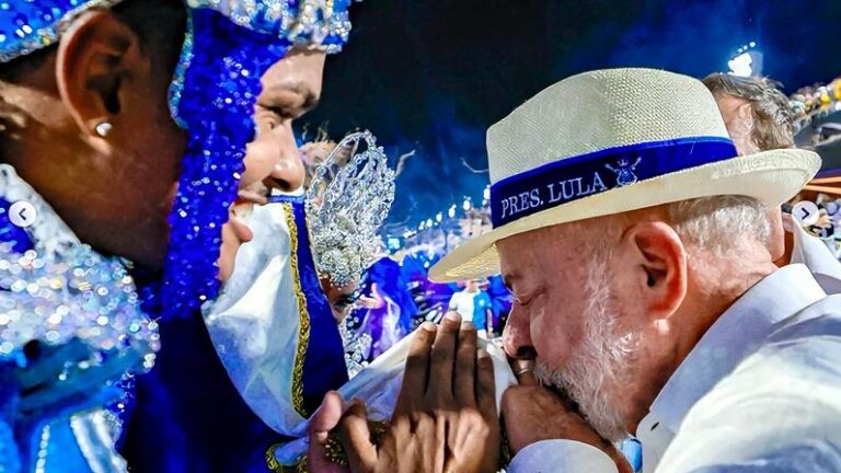 Lula Responde Críticas Após Desfile da Acadêmicos de Niterói: ‘Não Sou Carnavalesco’ Lula Responde Críticas Após Desfile da Acadêmicos de Niterói: 'Não Sou Carnavalesco'