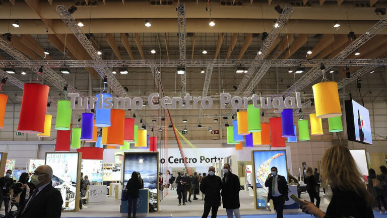 Niterói se Destaca na Bolsa de Turismo de Lisboa: Potencial Turístico em Evidência