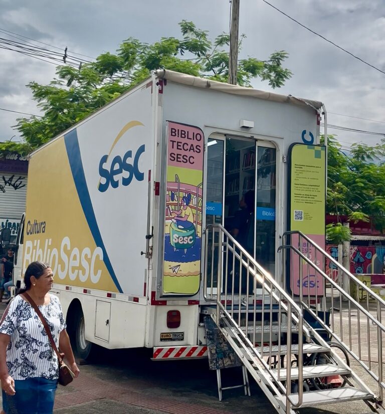 Nova Iguaçu recebe Biblioteca Móvel em Parceria com o SESC-RJ