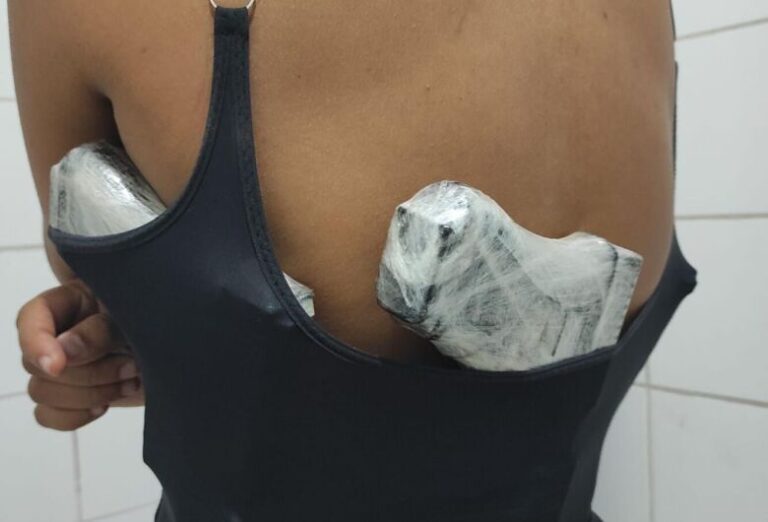 PRF Prende Mulher Transportando Armas Ocultas em Ônibus na BR-463 PRF Prende Mulher Transportando Armas Ocultas em Ônibus na BR-463