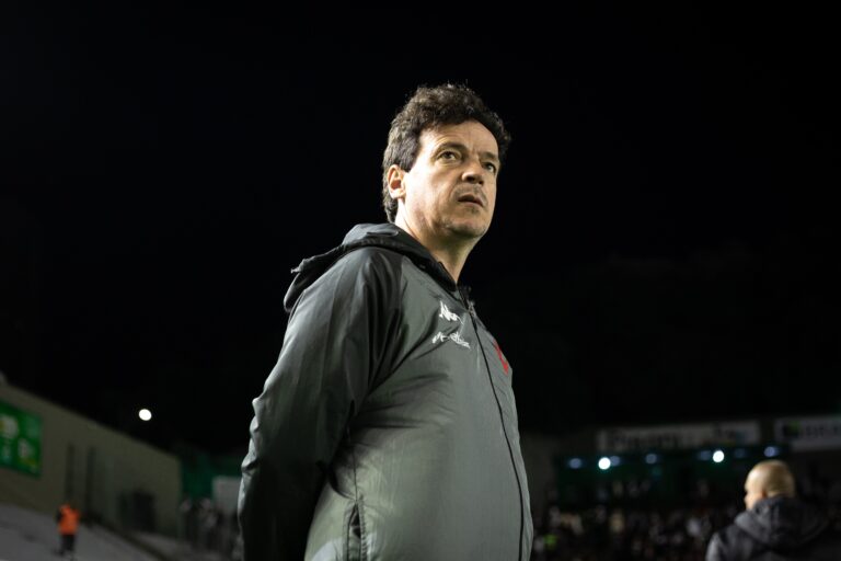 Reinvenção do Vasco: Desafios Após Saídas de Coutinho, Rayan e Vegetti