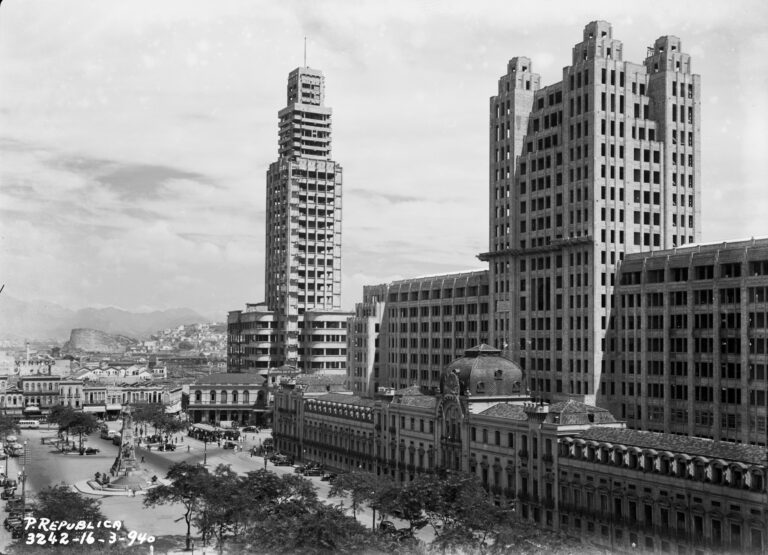 Reviva o Rio: 300 Fotos Inéditas do Centro antes da Demolição