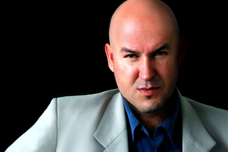 Roda de Conversa e Visita Guiada com Tchello d’Barros: Uma Imersão na Poesia Visual