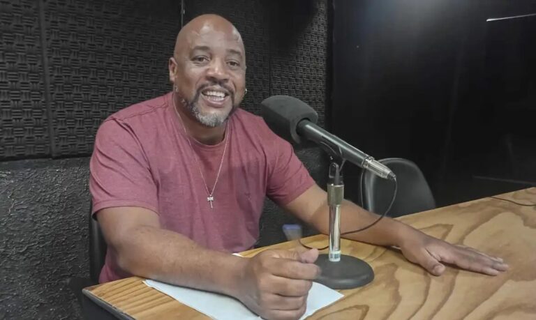 Samba-enredo como Manifesto Político: A Perspectiva de Rodrigo Reduzino