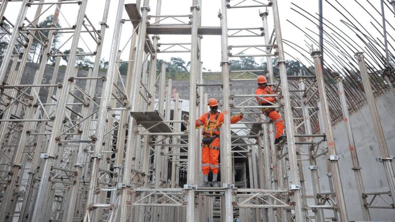 São Paulo Destaca-se na Geração de Empregos e Salários Elevados em 2025