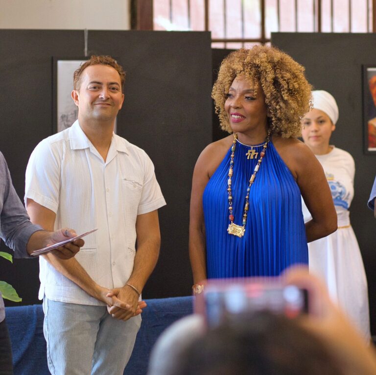 Secretário de Cultura de Bagé Representa a Cidade no Desfile da Portela