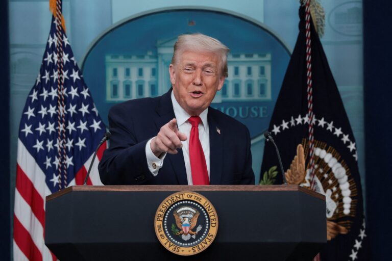 Tarifaço: Brasil e China se Destacam com Nova Alíquota Global de Trump, Revela Estudo