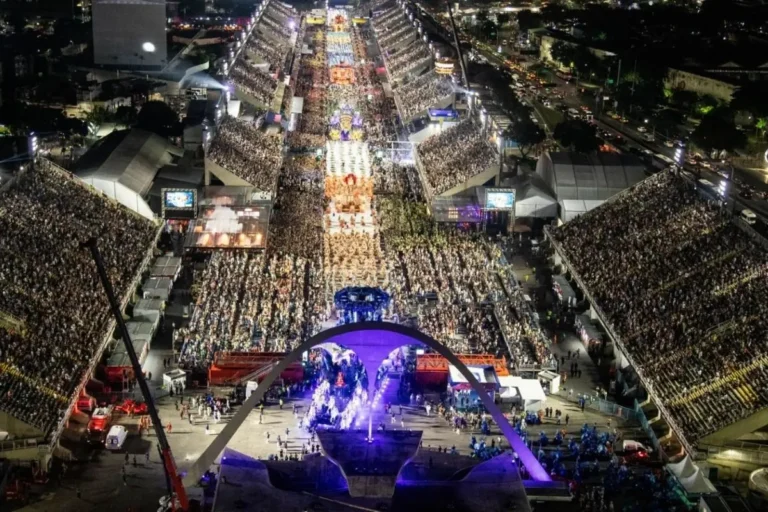 Última Noite do Grupo Especial no RJ: Quatro Escolas Prometem Emoção e Cultura