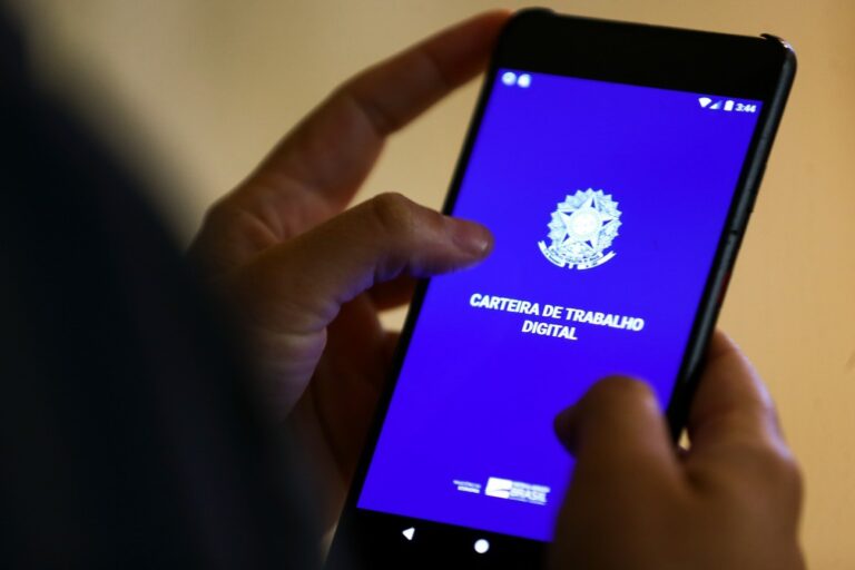 71% dos Brasileiros Apoiam Fim da Escala 6×1, Revela Pesquisa Datafolha 71% dos Brasileiros Apoiam Fim da Escala 6x1, Revela Pesquisa Datafolha