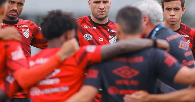 Athletico Enfrenta Fluminense em Confronto Crucial no Brasileirão Athletico Enfrenta Fluminense em Confronto Crucial no Brasileirão