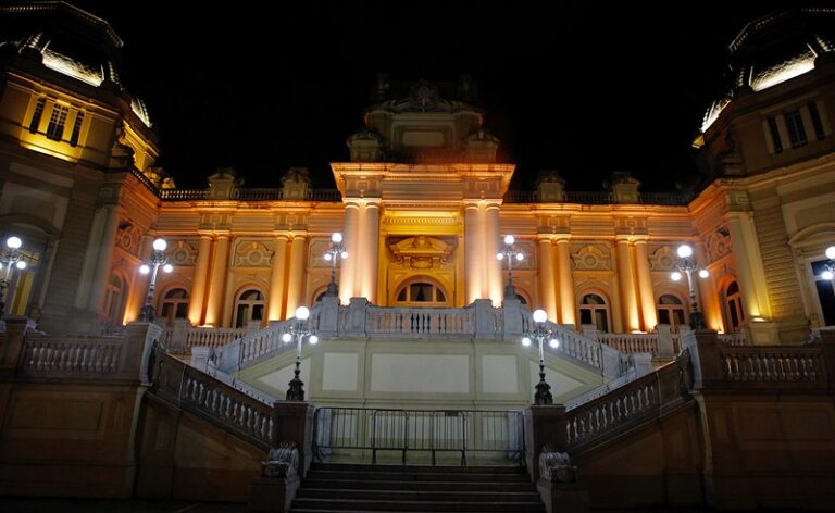 Caos Político no Rio de Janeiro: Estado a Deriva sem Liderança