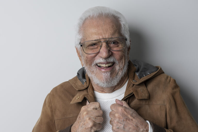 Carlos Alberto de Nóbrega: 90 Anos de Humor e Tradição na Televisão Brasileira