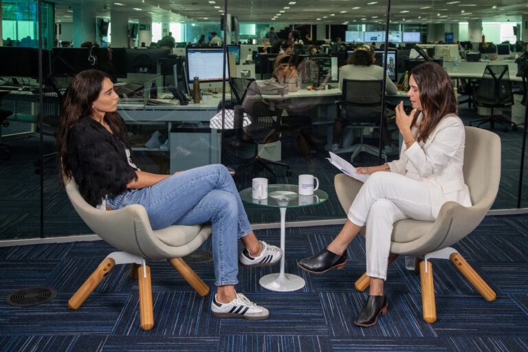 Carol Solberg Fala sobre Política e Machismo em Novo Videocast