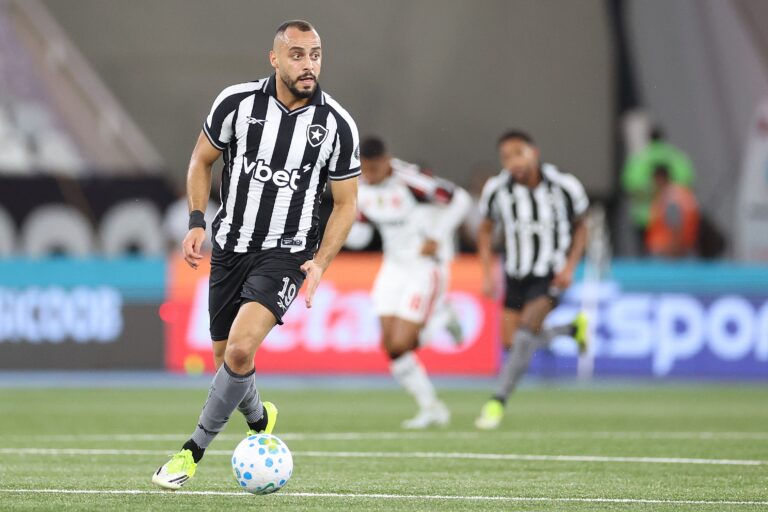 Corinthians Inicia Negociações para Contratar Arthur Cabral, Atacante do Botafogo Corinthians Inicia Negociações para Contratar Arthur Cabral, Atacante do Botafogo