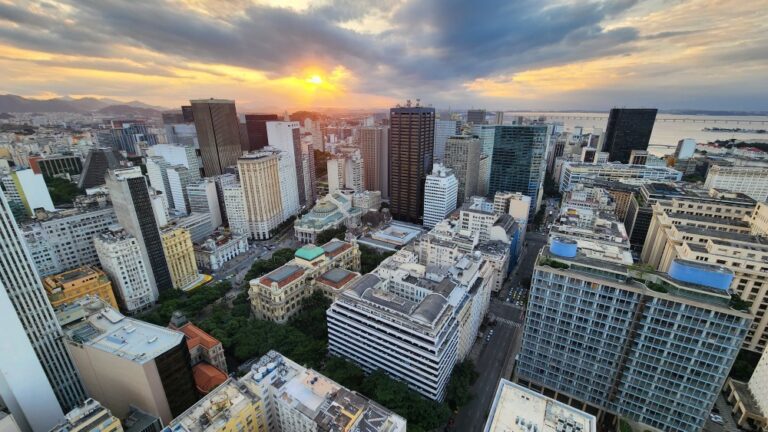 Crescimento Econômico do Rio de Janeiro: PIB Carioca Atinge 2,6% em 2025 Crescimento Econômico do Rio de Janeiro: PIB Carioca Atinge 2,6% em 2025