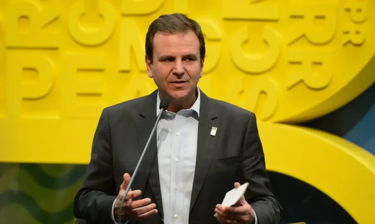 Eduardo Paes Lança Pré-Candidatura e Promete Transformar o RJ Eduardo Paes Lança Pré-Candidatura e Promete Transformar o RJ