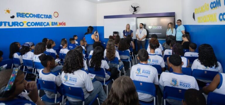 Escola Municipal Ernesto Pinheiro Barcelos Adota Programa Rio Lilás para Combate à Violência Doméstica Escola Municipal Ernesto Pinheiro Barcelos Adota Programa Rio Lilás para Combate à Violência Domésti