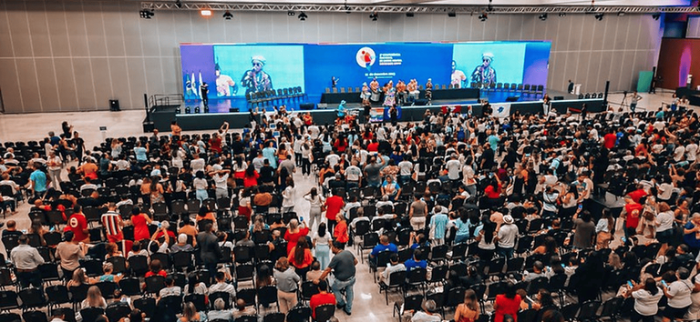 Início da 18ª Conferência Nacional de Saúde: Propostas e Participação Popular em Foco Imagem do artigo