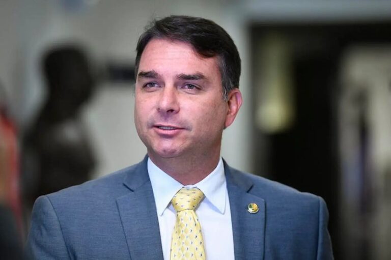 Flávio Bolsonaro Solicita Intervenção dos EUA nas Eleições: Uma Questão de Soberania?