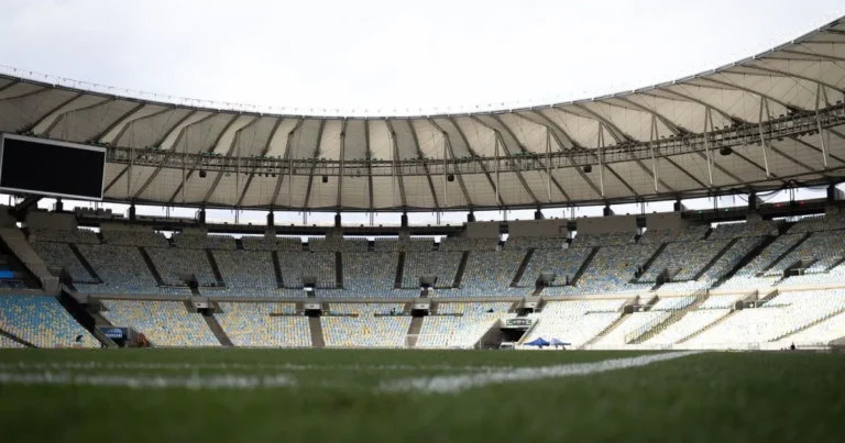 Fluminense x Athletico-PR: Escalações Confirmadas para o Grande Clássico do Brasileirão Fluminense x Athletico-PR: Escalações Confirmadas para o Grande Clássico do Brasileirão