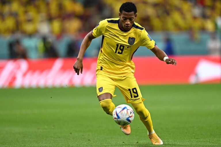 Gonzalo Plata Brilha pela Seleção e Enfrenta Polêmicas no Flamengo