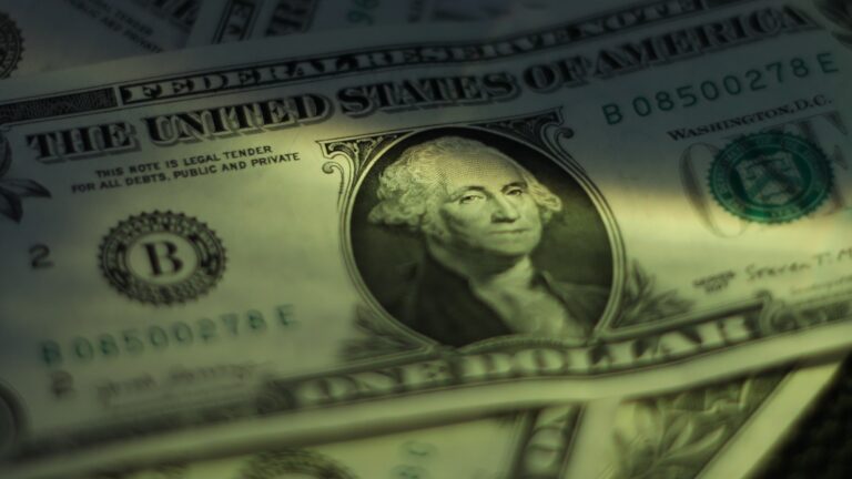 Guerra no Irã Impacta Mercado: Dólar Atinge R$ 5,20 e Petróleo em Alta Guerra no Irã Impacta Mercado: Dólar Atinge R$ 5,20 e Petróleo em Alta