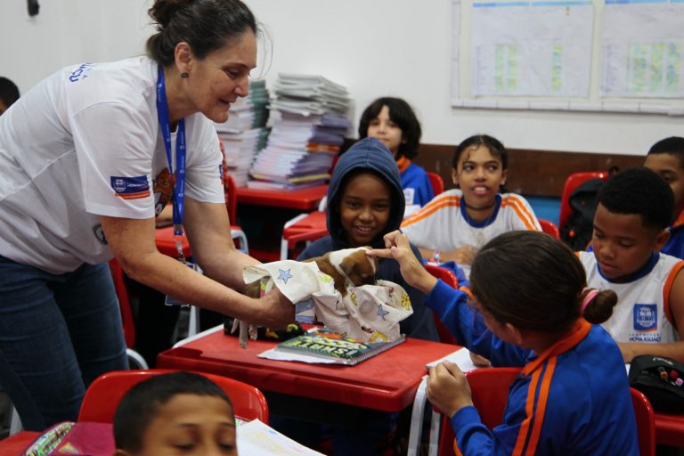 Programa Educar para Cuidar: Nova Iguaçu Integra Proteção Animal ao Ensino Imagem do artigo