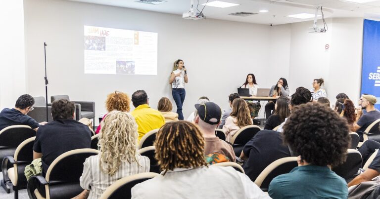Inscrições Abertas para Formação Gratuita de Agentes Culturais no RJ até Sexta-feira Inscrições Abertas para Formação Gratuita de Agentes Culturais no RJ até Sexta-feira
