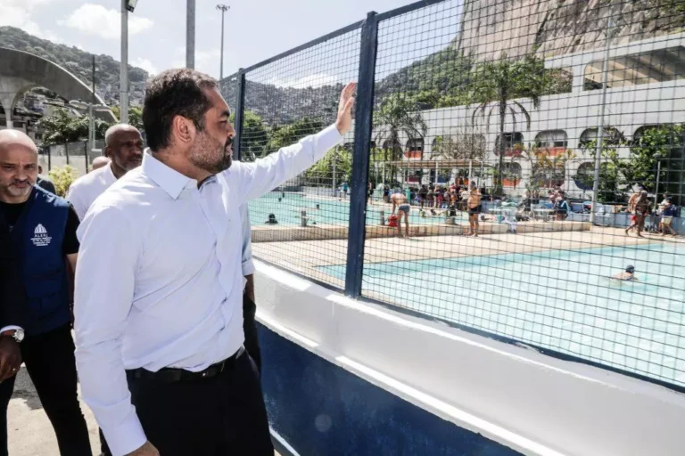 Legado Controverso de Cláudio Castro: Desafios Econômicos e Crises Políticas no Rio de Janeiro Legado Controverso de Cláudio Castro: Desafios Econômicos e Crises Políticas no Rio de Janeiro