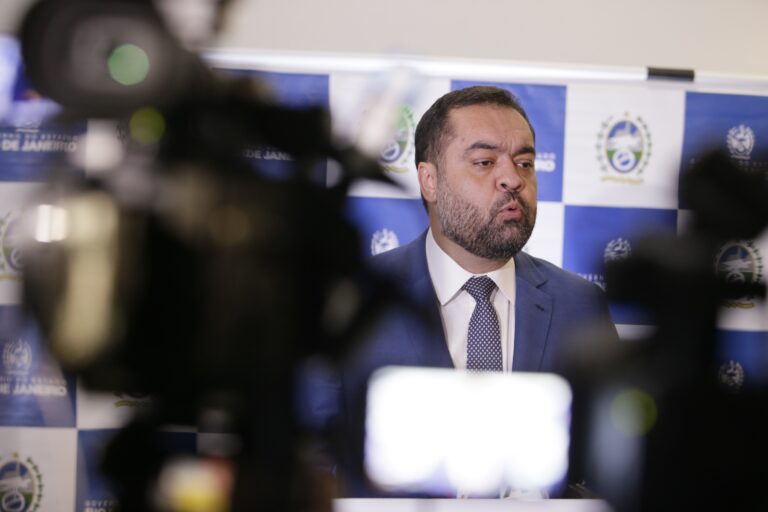 Movimentações Intensificadas: Castro Avalia Cancelar Renúncia Para Tentar Adiar Julgamento no TSE