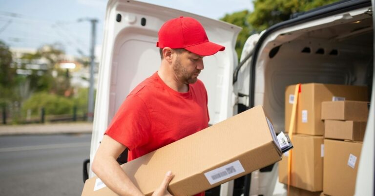 Serviços Crescem Acima do Esperado e Reforçam Projeções de PIB Próximo de 1%