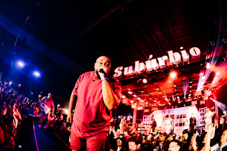 Tiee Leva Show Inovador a Salvador com Música e Bem-Estar Tiee Leva Show Inovador a Salvador com Música e Bem-Estar