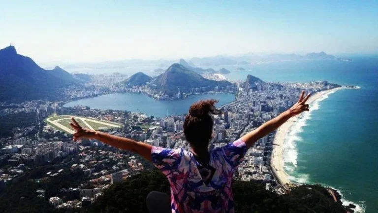 Turismo Comunitário no Rio de Janeiro: Tours na Rocinha e Vidigal em Alta