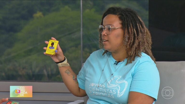 Universitária do Rio Lança Jogo de Cartas para Combater Racismo e Promover Cultura