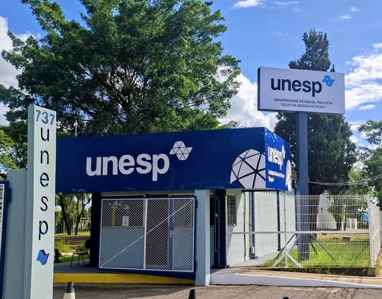 Uso de Inteligência Artificial na Educação: O Que Universidades Permitem e Proíbem Uso de Inteligência Artificial na Educação: O Que Universidades Permitem e Proíbem