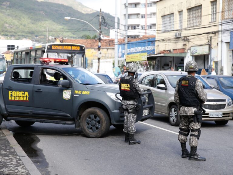 Violência Armada Afeta Acesso de 188 Mil Estudantes a Escolas no Rio de Janeiro